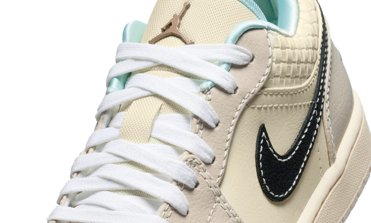 Overkicks - Air Jordan 1 Low SE Sanddrift Glacier Blue (HQ3440-101) - detalle lateral interior