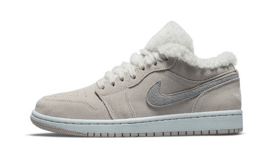 Overkicks - Air Jordan 1 Low SE Sherpa Fleece (DO0750-002) - vista lateral