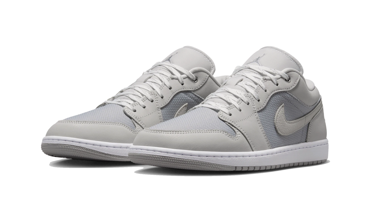 Overkicks - Air Jordan 1 Low SE Soft Pearl Light Smoke Grey (IO2049-100) - vista trasera
