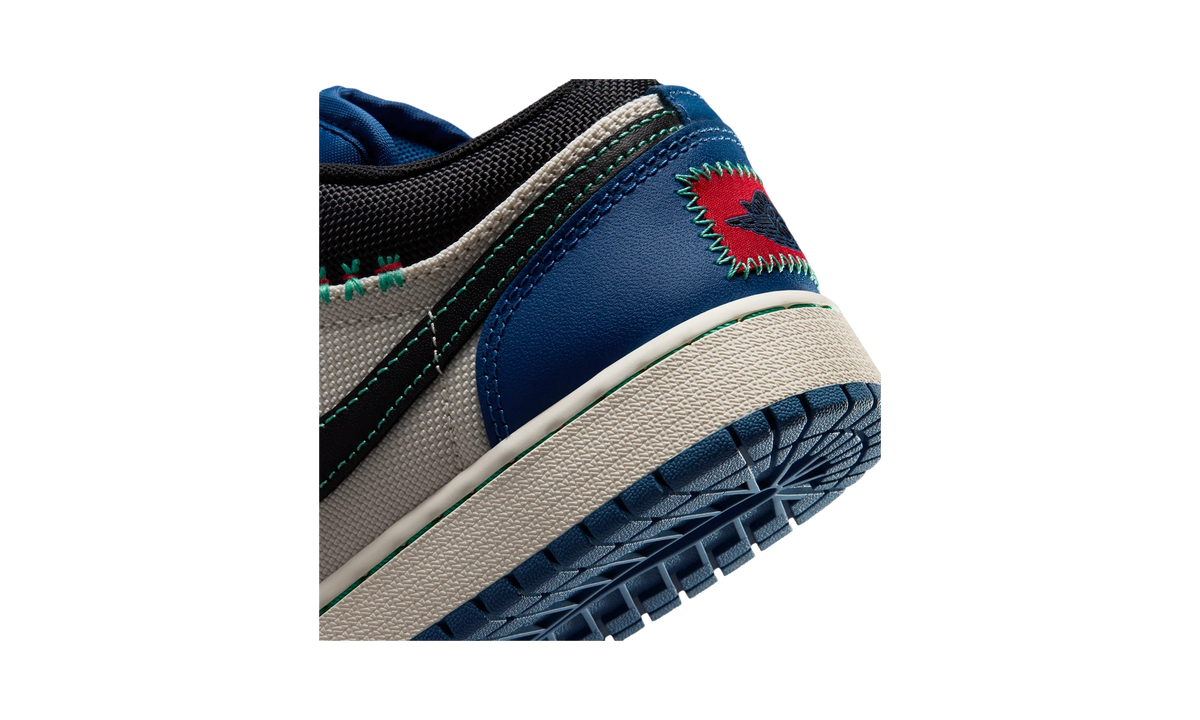 Overkicks - Air Jordan 1 Low SE True Blue Black (IO2062-400) - detalle