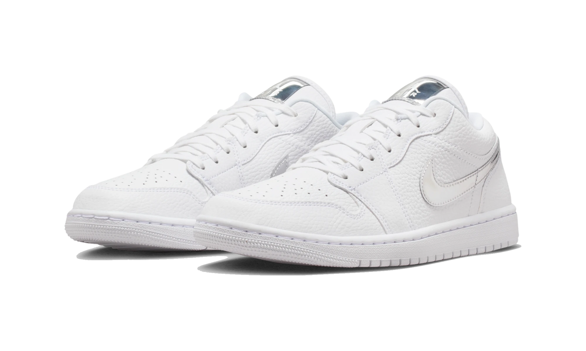 Overkicks - Air Jordan 1 Low SE White Metallic Silver (IQ9381-100) - vista trasera