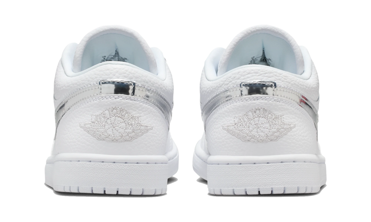 Overkicks - Air Jordan 1 Low SE White Metallic Silver (IQ9381-100) - detalle talón