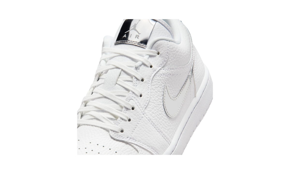 Overkicks - Air Jordan 1 Low SE White Metallic Silver (IQ9381-100) - detalle lateral interior