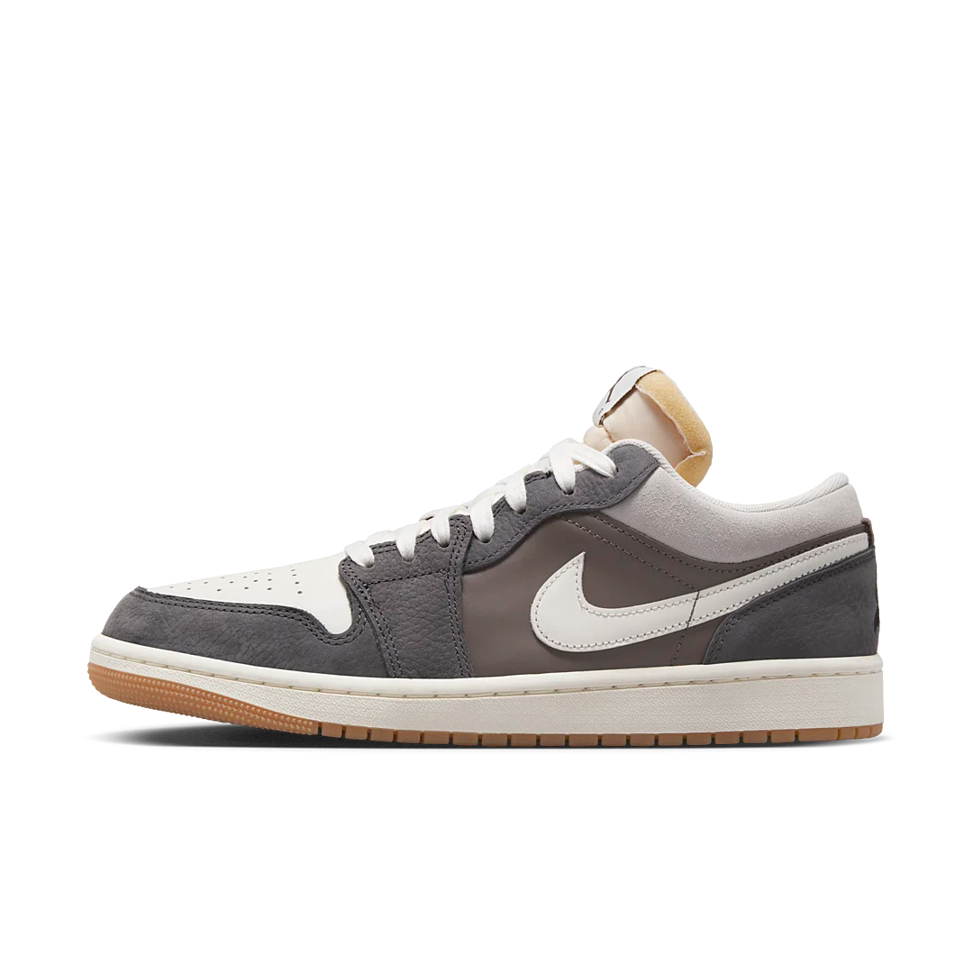 Overkicks - Air Jordan 1 Low SNKRS Day Korea Magpie (2023) (FD0399-004) - vista lateral