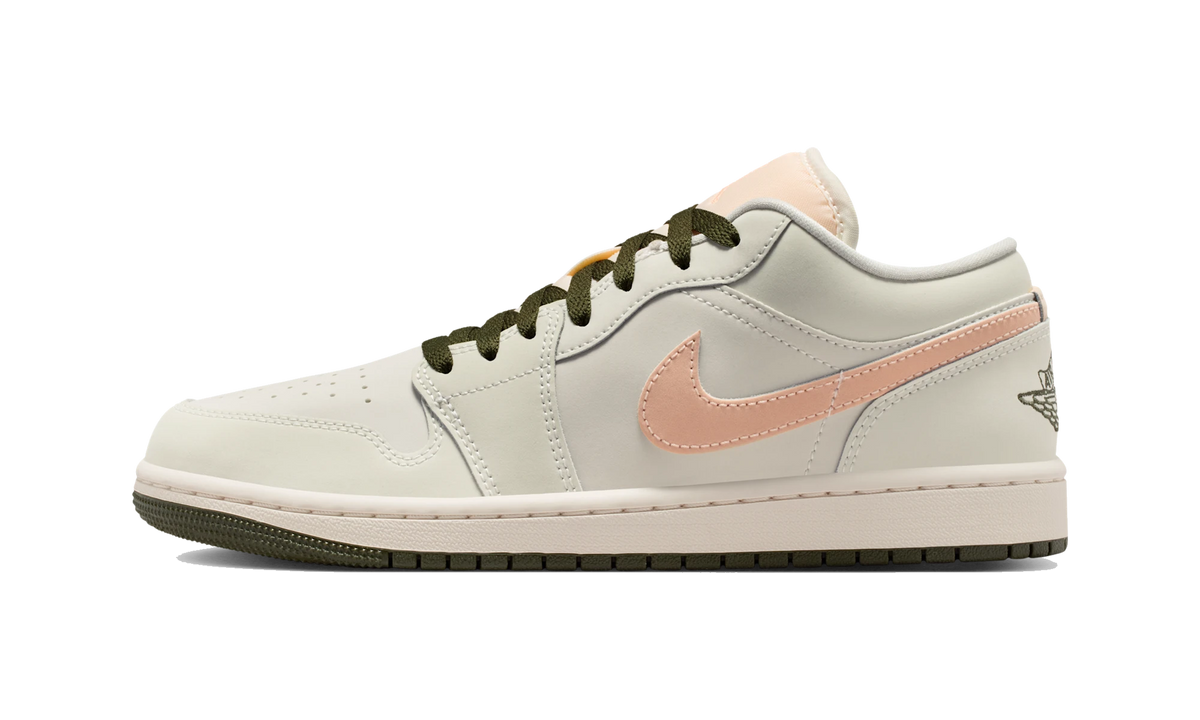 Overkicks - Air Jordan 1 Low Sail Crimson Tint Khaki (DC0774-111) - vista lateral