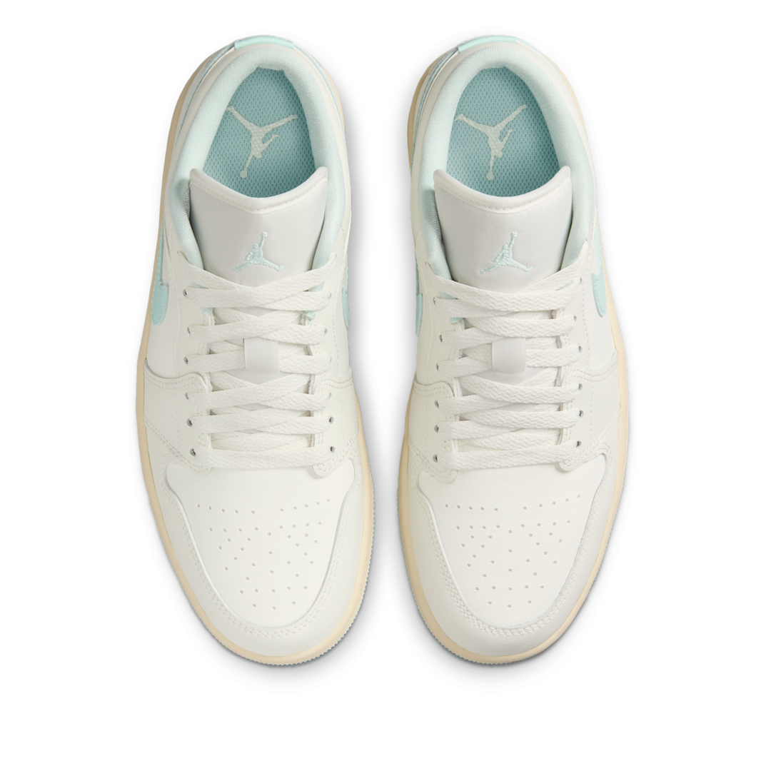 Overkicks - Air Jordan 1 Low Sail Igloo (DC0774-134) - par completo