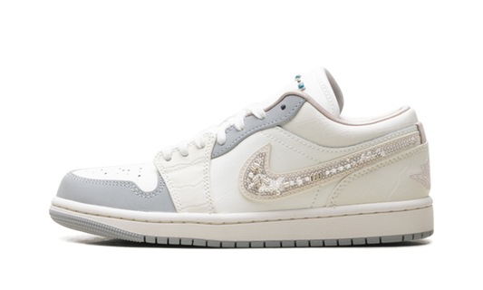 Overkicks - Air Jordan 1 Low Sail Soft Pearl (IH7323-100) - vista lateral