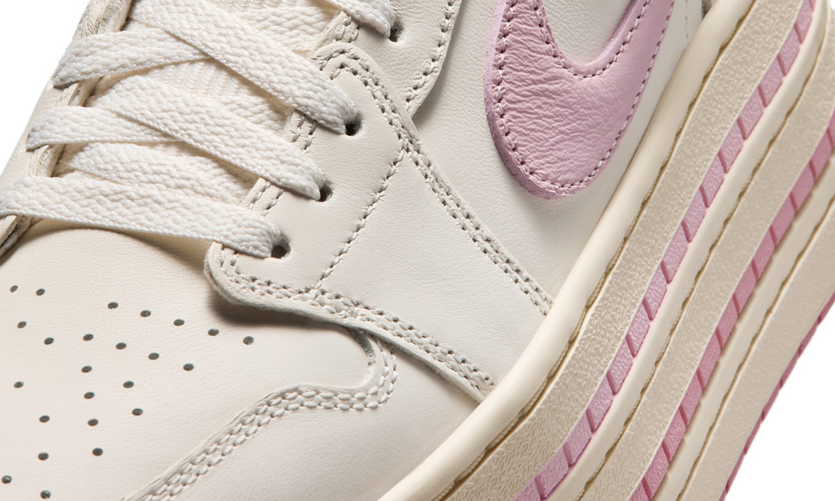 Overkicks - Air Jordan 1 Low Triple Stack Pale Ivory Iced Carmine (HV8288-101) - detalle lateral interior