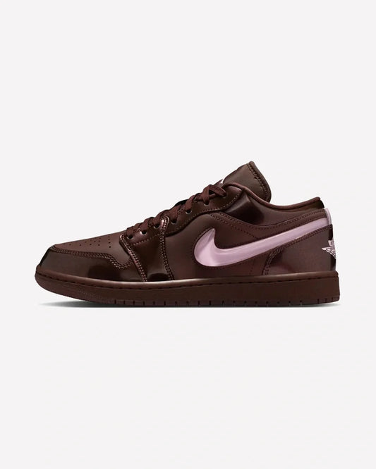 Overkicks - Air Jordan 1 Low Valentines Day Chocolate (2026) (Womens) (IQ9787-262) - vista lateral