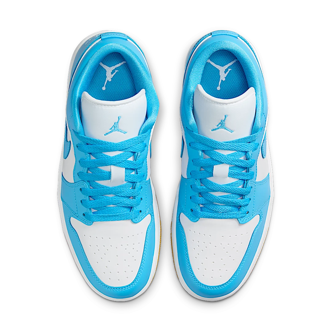 Overkicks - Air Jordan 1 Low White Gum Light Brown Dark Powder Blue (DC0774-104) - par completo