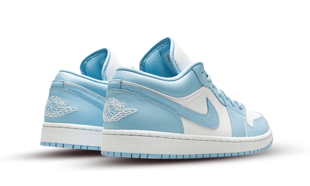 Overkicks - Air Jordan 1 Low White Ice Blue (DC0774-141) - par completo