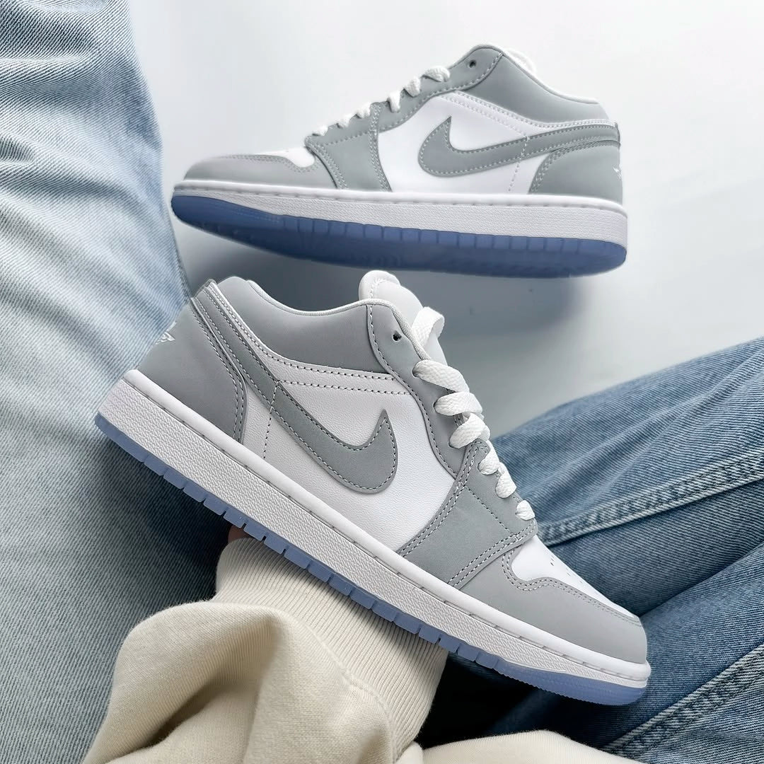 Overkicks - Air Jordan 1 Low Wolf Grey (DC0774-105) - vista trasera