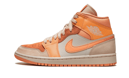 Overkicks - Air Jordan 1 Mid Apricot Orange (DH4270-800) - vista lateral
