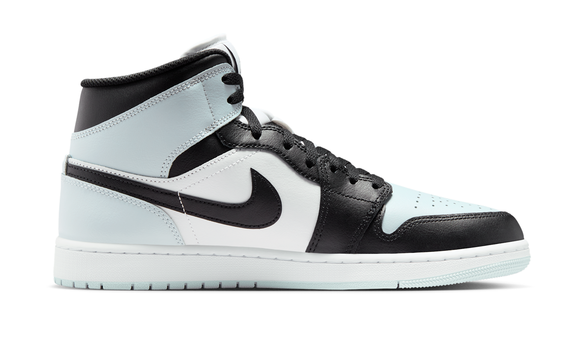Overkicks - Air Jordan 1 Mid Black Aura Squadron Blue (DQ8426-002) - detalle suela