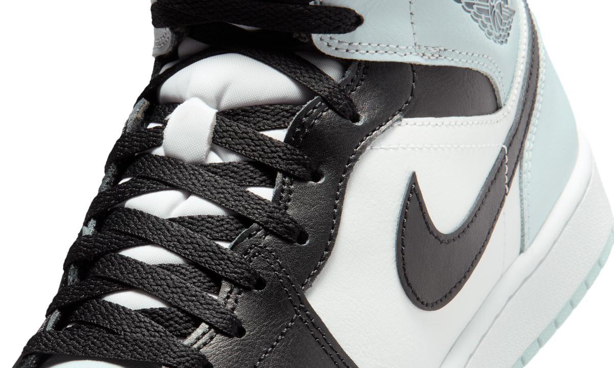Overkicks - Air Jordan 1 Mid Black Aura Squadron Blue (DQ8426-002) - detalle lateral interior