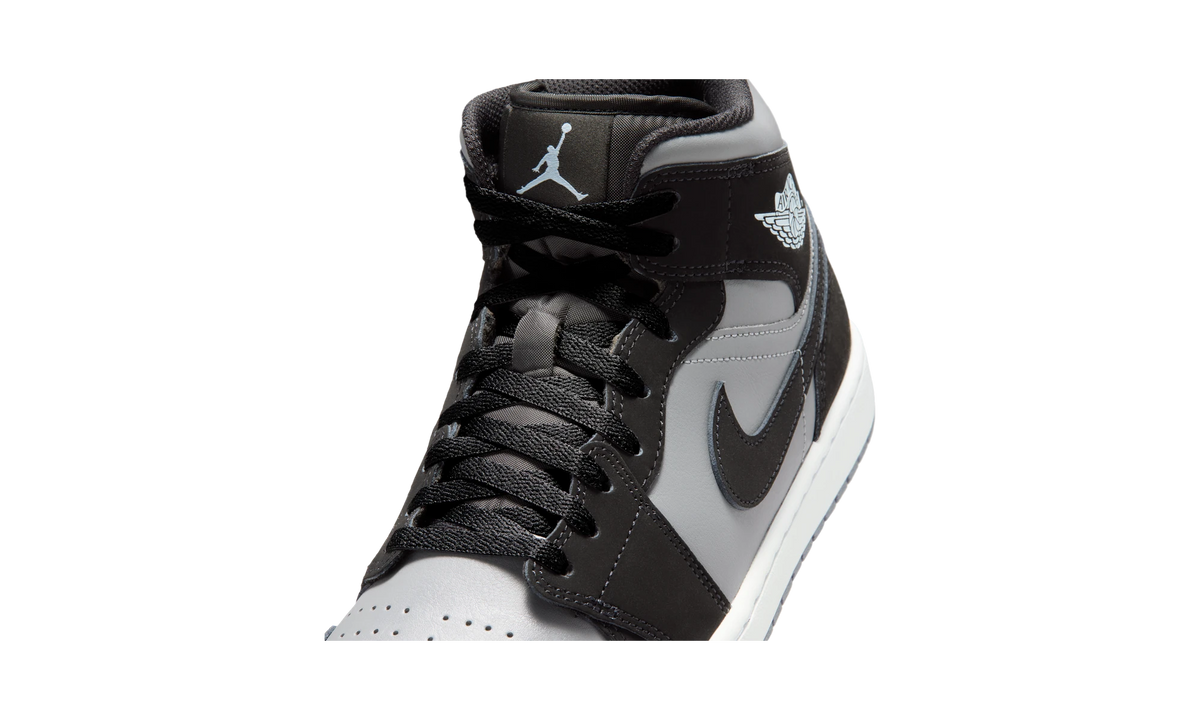 Overkicks - Air Jordan 1 Mid Black Cool Grey Light Armoury Blue (IU7672-001) - detalle lateral interior