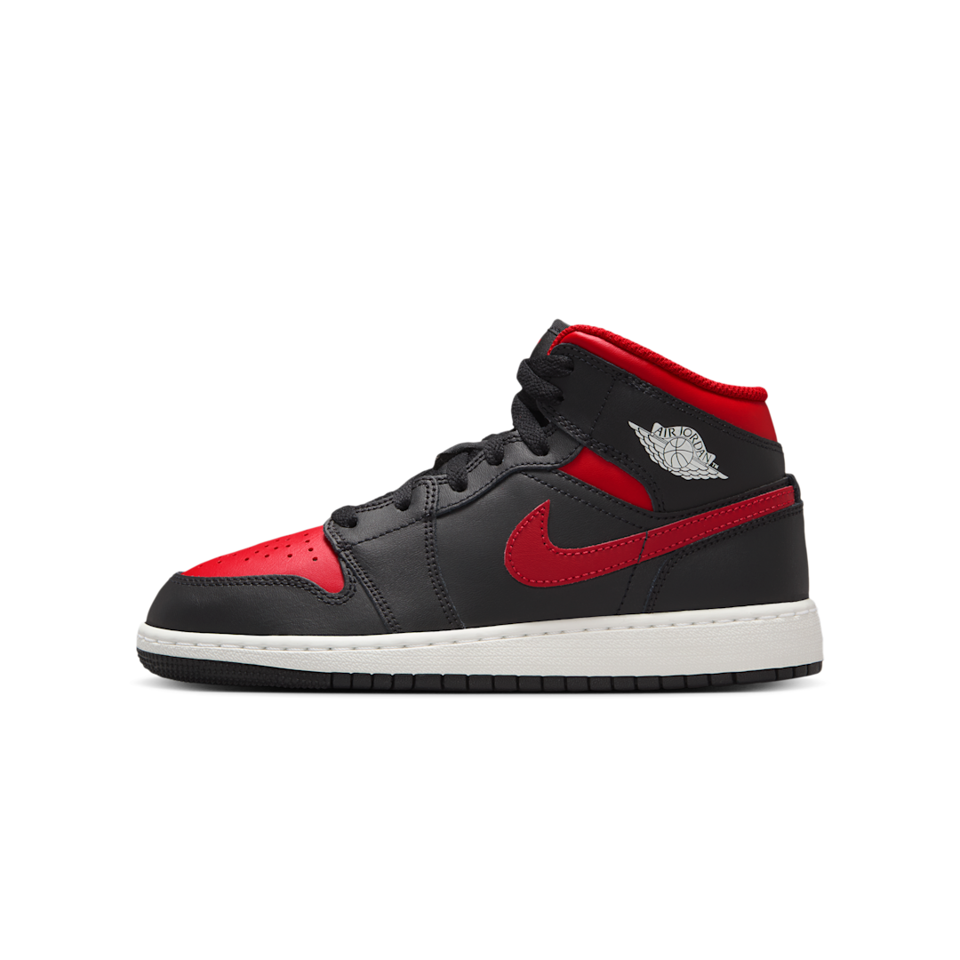 Overkicks - Air Jordan 1 Mid Black Summit White Varsity Red (DQ8423-067) - vista lateral