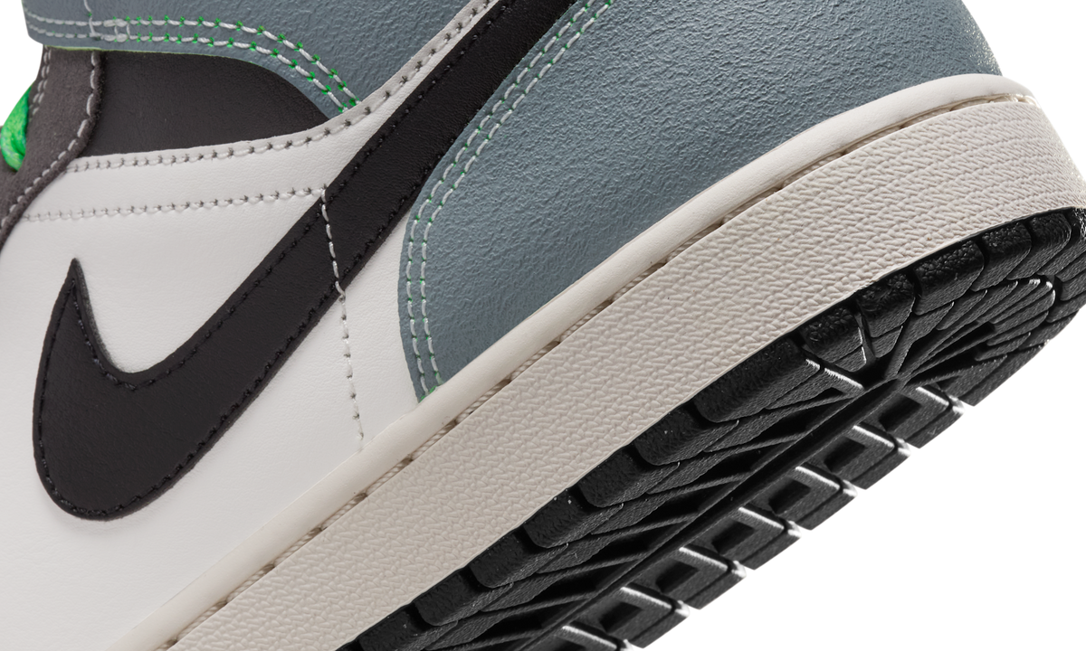 Overkicks - Air Jordan 1 Mid Casa 93 Seine-Saint-Denis (HQ3829-001) - detalle