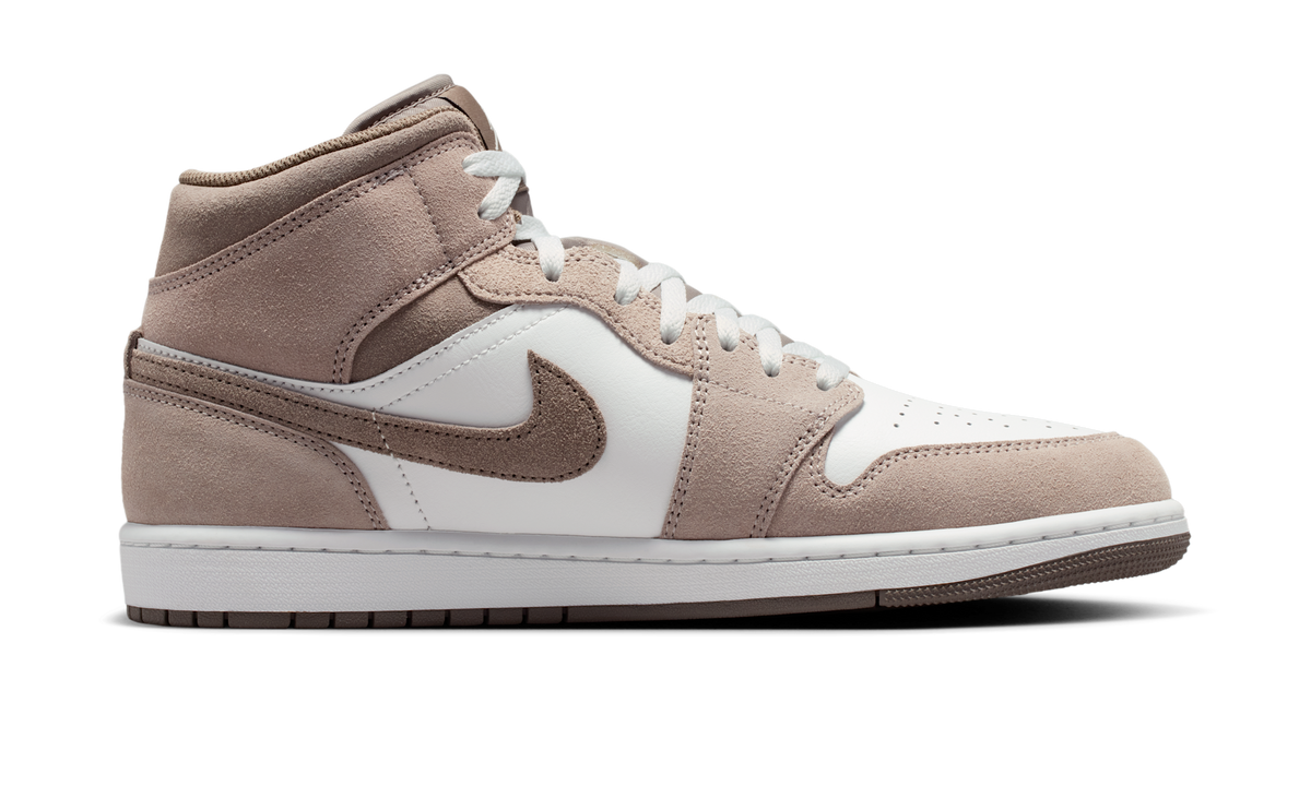 Overkicks - Air Jordan 1 Mid Enigma Stone (DQ8426-003) - detalle suela