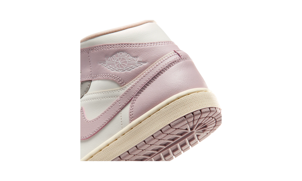 Overkicks - Air Jordan 1 Mid Enigma Stone Particle Rose (BQ6472-122) - detalle