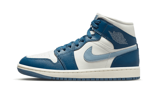 Overkicks - Air Jordan 1 Mid French Blue (Women's) (BQ6472-414) - vista lateral