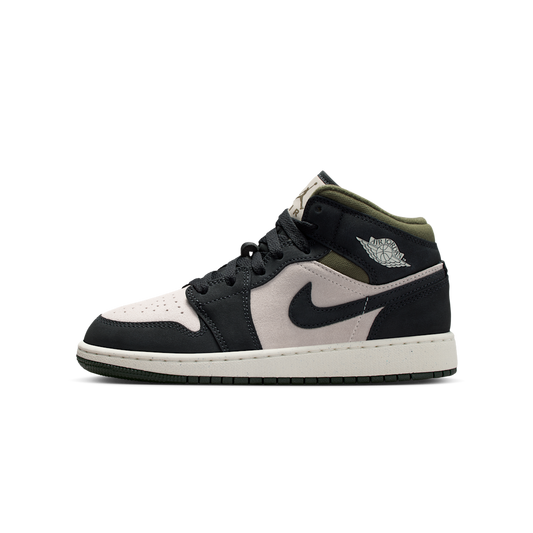 Overkicks - Air Jordan 1 Mid Off Noir Medium Olive (GS) (HV4399-102) - vista lateral