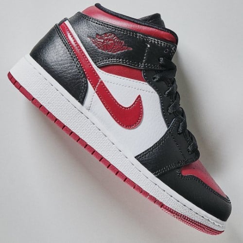 Overkicks - Air Jordan 1 Mid Patent Bred Toe (GS) (HV4399-006) - imagen 6