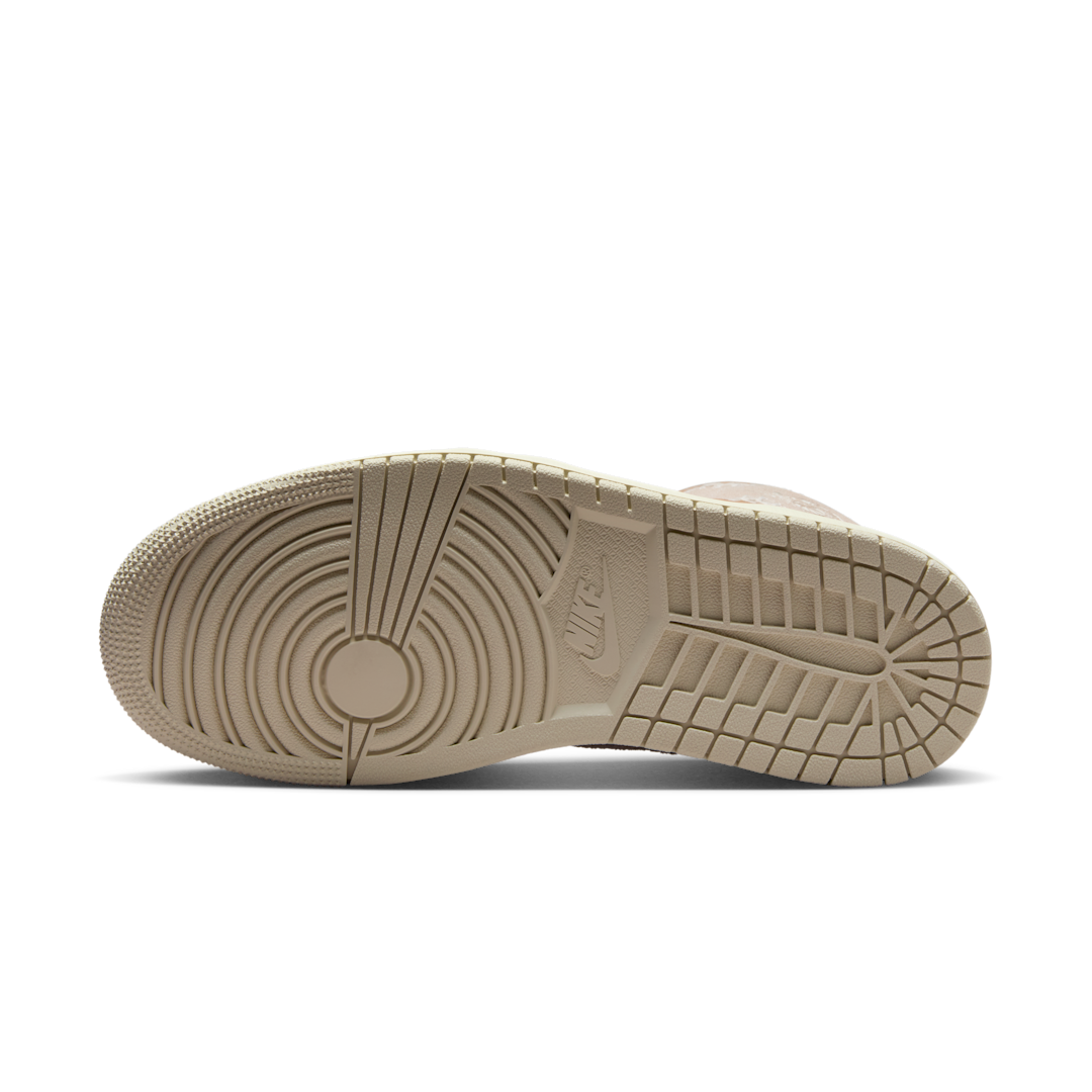 Overkicks - Air Jordan 1 Mid SE Cozy Girl (HV4269-200) - detalle suela