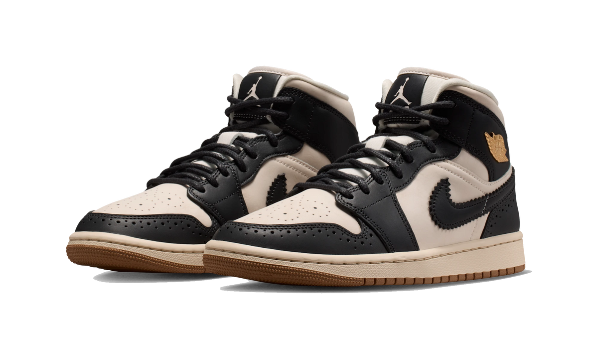 Overkicks - Air Jordan 1 Mid SE Off Noir Chalk (IO0760-001) - vista trasera