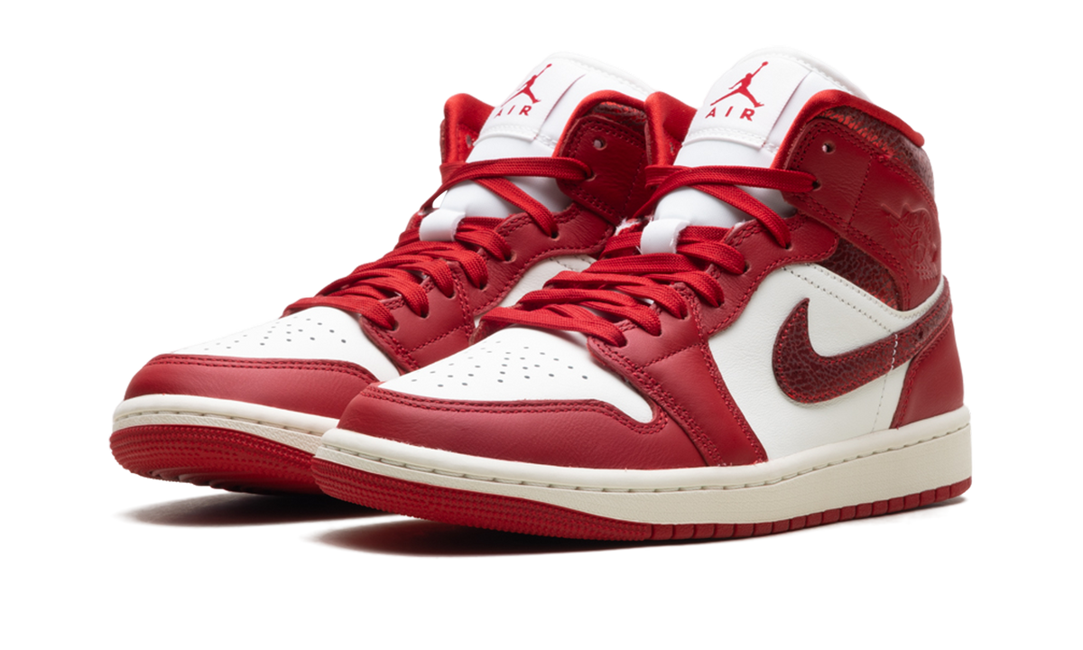 Overkicks - Air Jordan 1 Mid SE Red Cracked Leather (HJ9337-106) - vista trasera