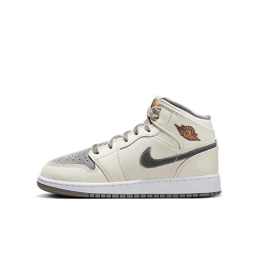 Overkicks - Air Jordan 1 Mid SE Sail Metallic Gold Flat Pewter (GS) (FB9899-100) - vista lateral