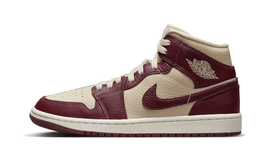 Overkicks - Air Jordan 1 Mid SE Split Beach Cherrywood Red (DR0501-200) - vista lateral