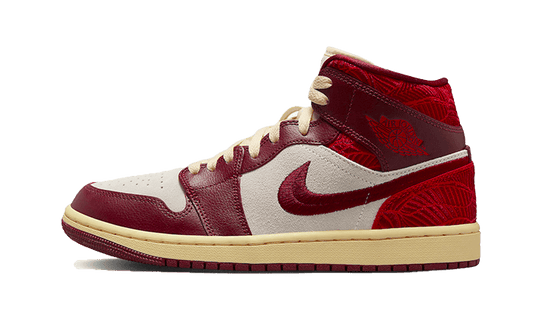 Overkicks - Air Jordan 1 Mid SE Tiki Leaf Team Red (DZ2820-601) - vista lateral