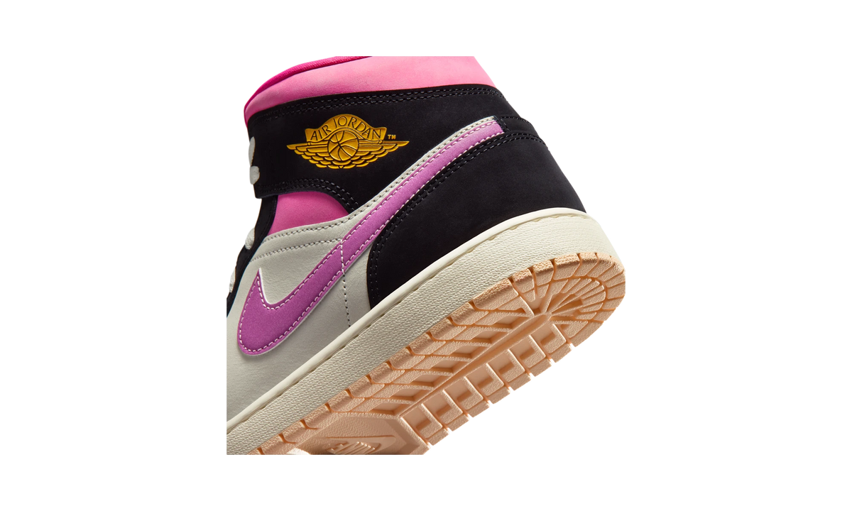 Overkicks - Air Jordan 1 Mid SE World Tour (II3789-001) - detalle