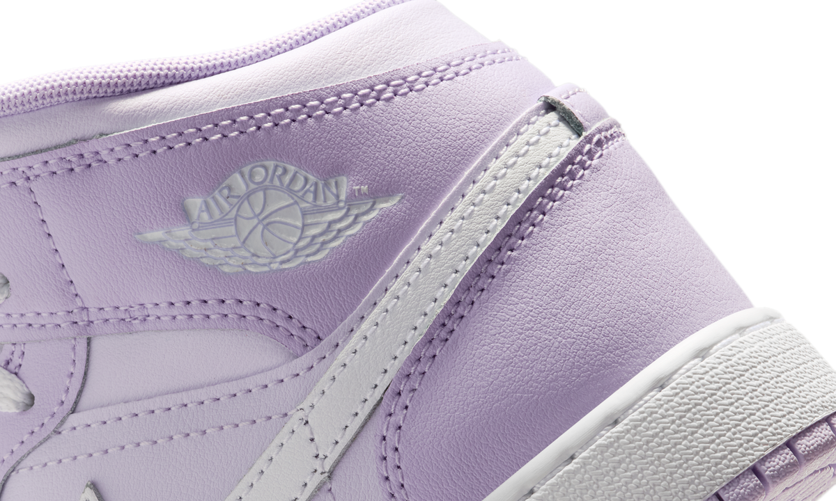 Overkicks - Air Jordan 1 Mid Violet Mist Barely Grape (DQ8423-502) - detalle