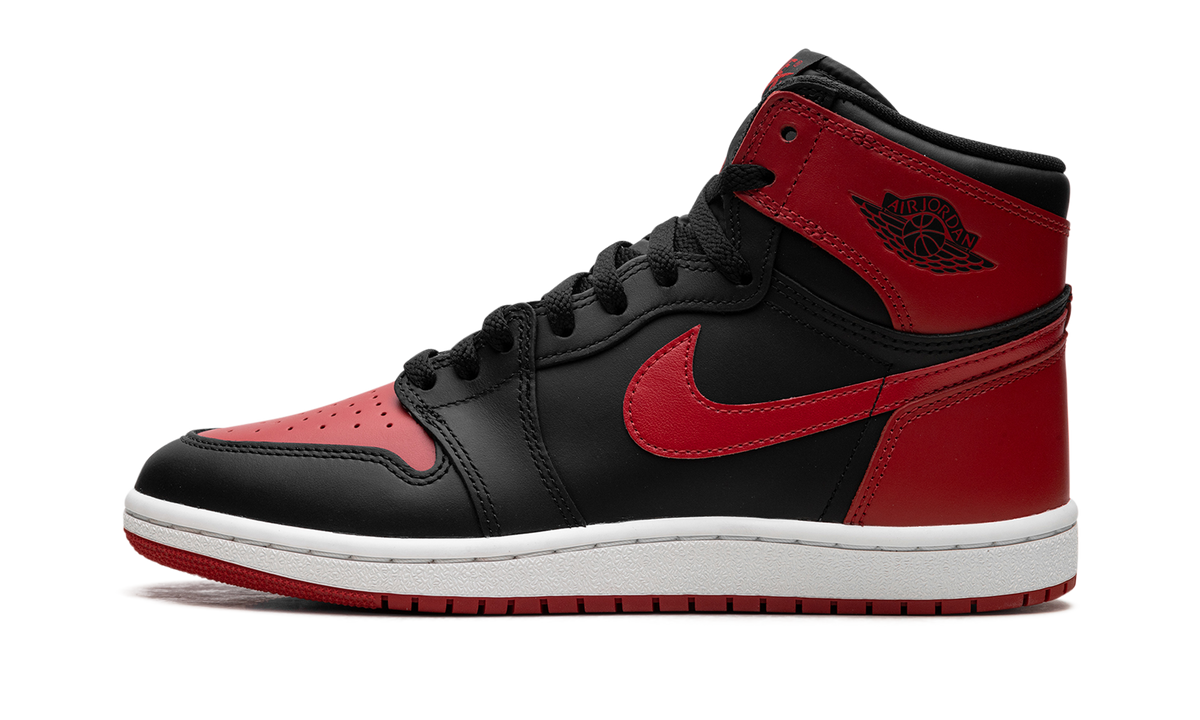 Overkicks - Air Jordan 1 Retro High 85 OG SP Bred (2025) (IQ6083-067) - vista lateral