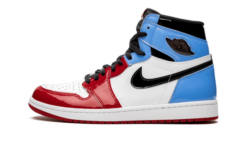 Overkicks - Air Jordan 1 Retro High Fearless UNC Chicago (CK5666-100) - vista lateral