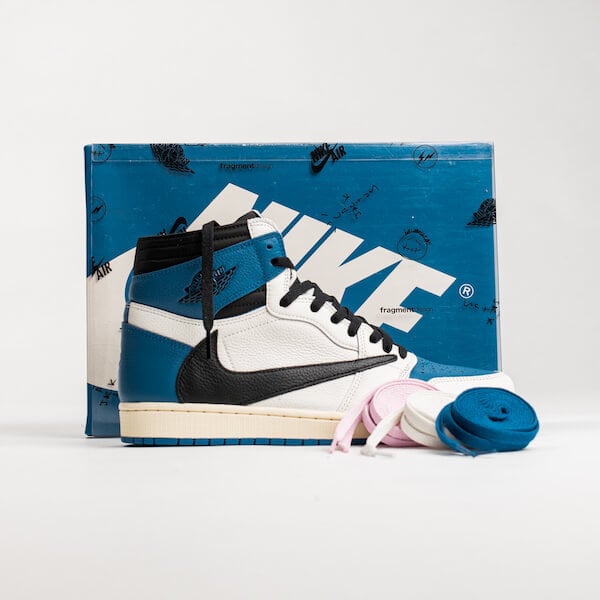 Overkicks - Air Jordan 1 Retro High OG SP Fragment x Travis Scott (DH3227-105) - vista superior