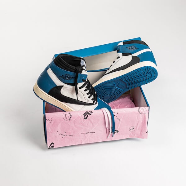 Overkicks - Air Jordan 1 Retro High OG SP Fragment x Travis Scott (DH3227-105) - detalle talón