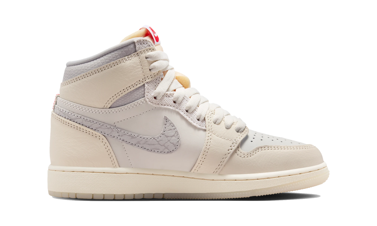 Overkicks - Air Jordan 1 Retro High OG Sail University Red (IH4281-100) - detalle suela