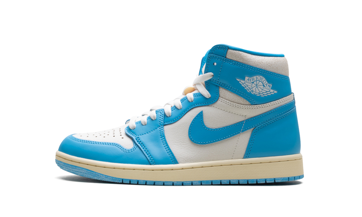 Overkicks - Air Jordan 1 Retro High OG UNC Reimagined (GS) (FD1437-402) - vista lateral