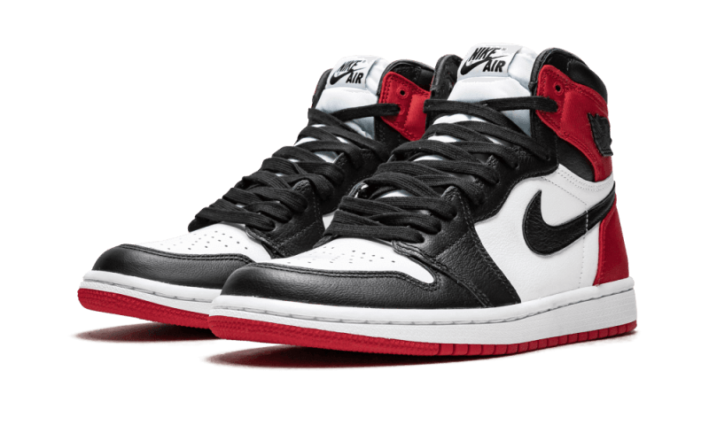 Overkicks - Air Jordan 1 Retro High Satin Black Toe (CD0461-016) - vista trasera