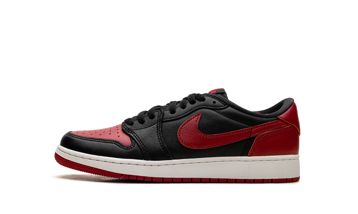 Overkicks - Air Jordan 1 Retro Low OG Banned (GS) (IW6277-001) - vista lateral
