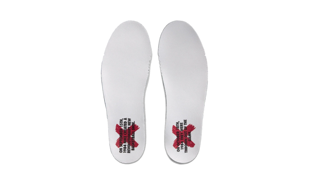 Overkicks - Air Jordan 1 Retro Low OG Banned (PS) (IW6278-001) - imagen 9