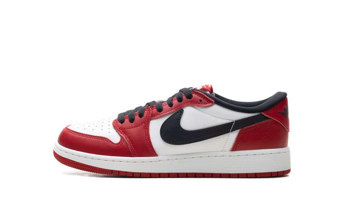 Overkicks - Air Jordan 1 Retro Low OG Chicago (2025) (GS) (HQ6999-600) - vista lateral