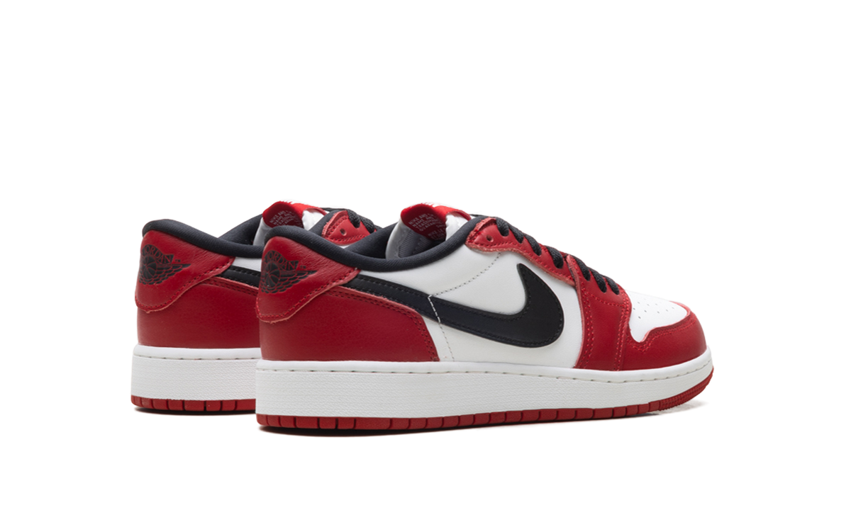 Overkicks - Air Jordan 1 Retro Low OG Chicago (2025) (GS) (HQ6999-600) - imagen 3