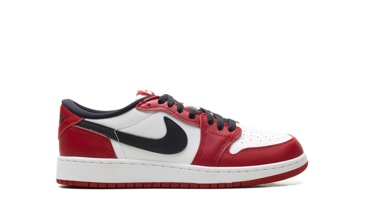 Overkicks - Air Jordan 1 Retro Low OG Chicago (2025) (GS) (HQ6999-600) - imagen 6