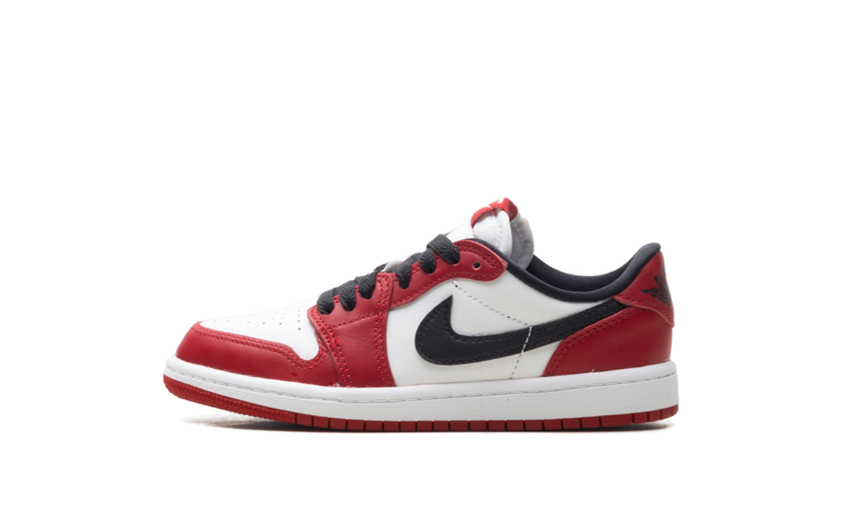 Overkicks - Air Jordan 1 Retro Low OG Chicago (2025) (PS) (HQ6996-600) - vista lateral