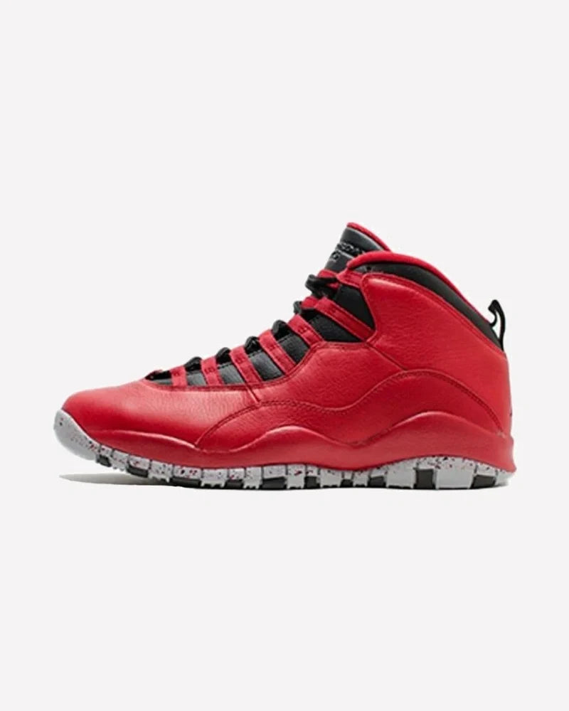 Overkicks - Air Jordan 10 Retro Bulls Over Broadway (705178-601) - vista lateral