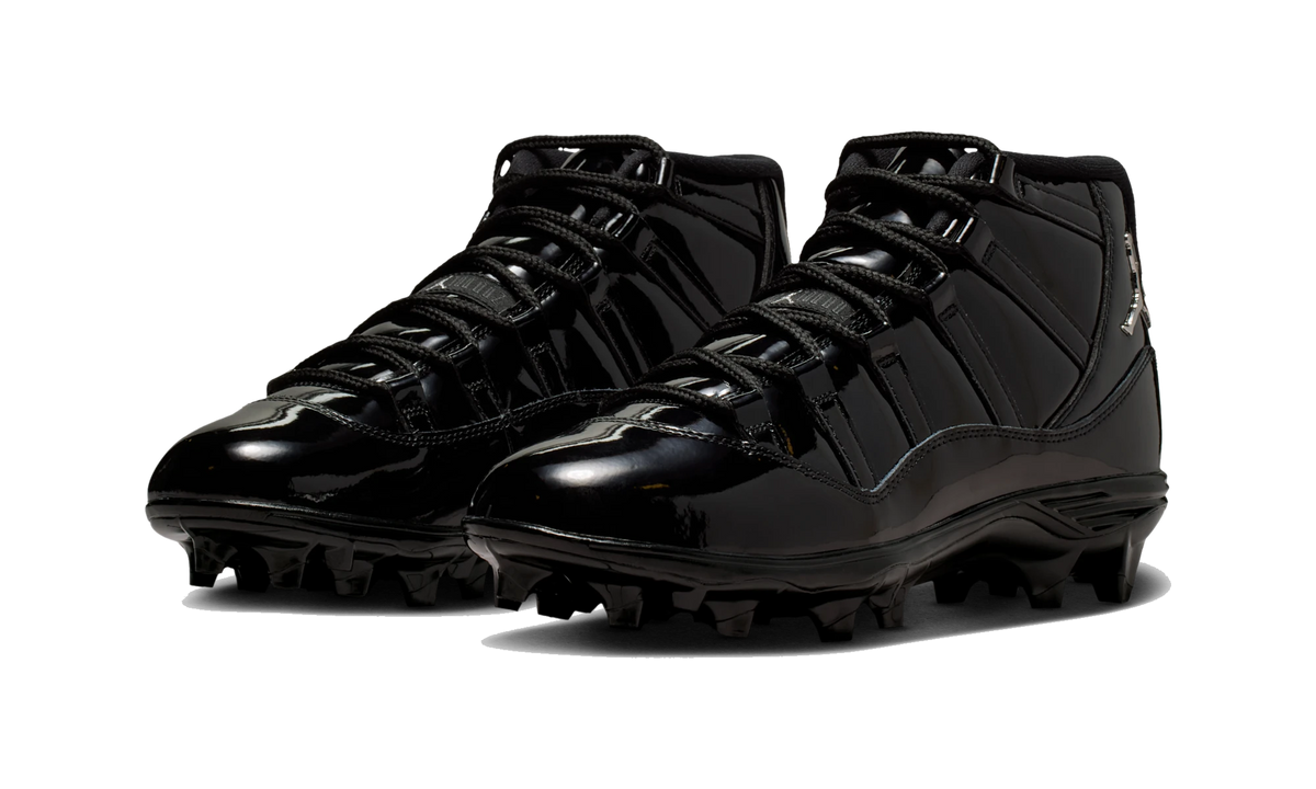 Overkicks - Air Jordan 11 Mid TD Cleat Patent Black (HM7324-001) - vista trasera